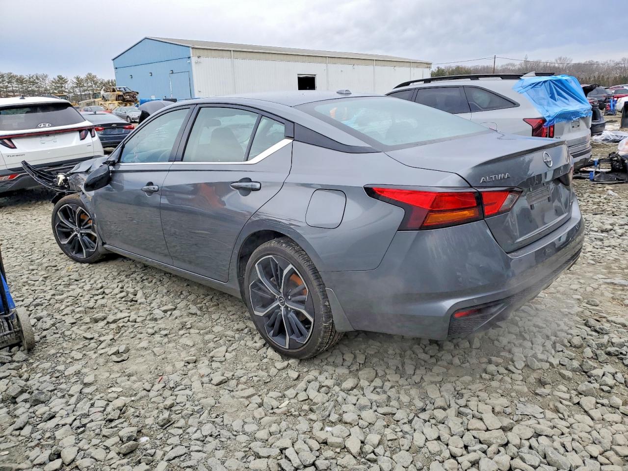 2025 NISSAN ALTIMA SR photo 2