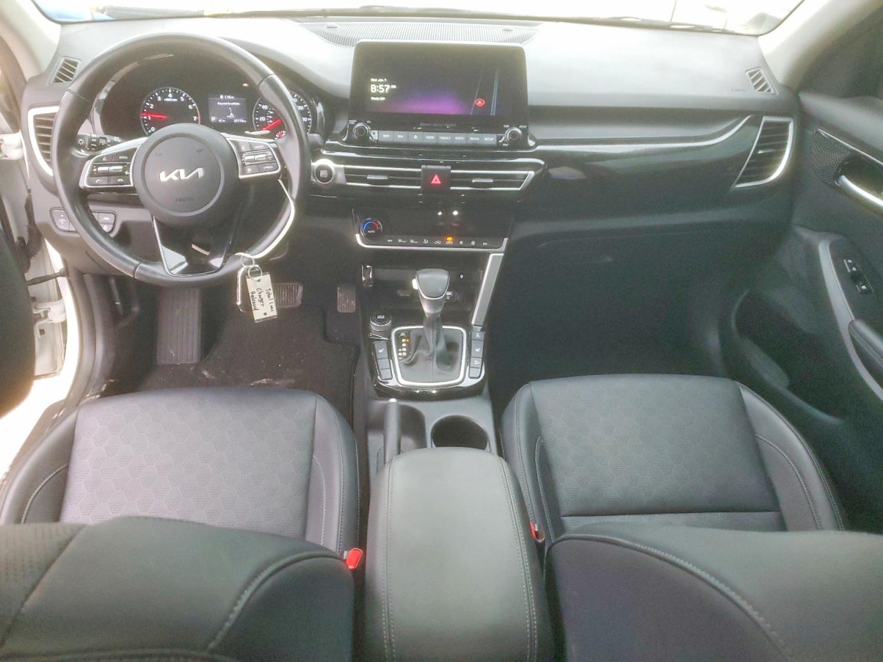 2023 KIA SELTOS EX photo 8