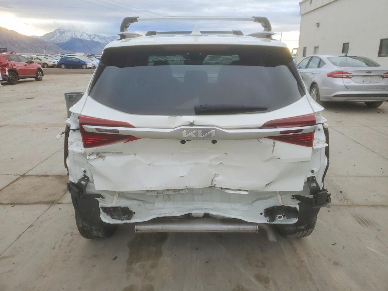 2023 KIA SELTOS EX photo 6