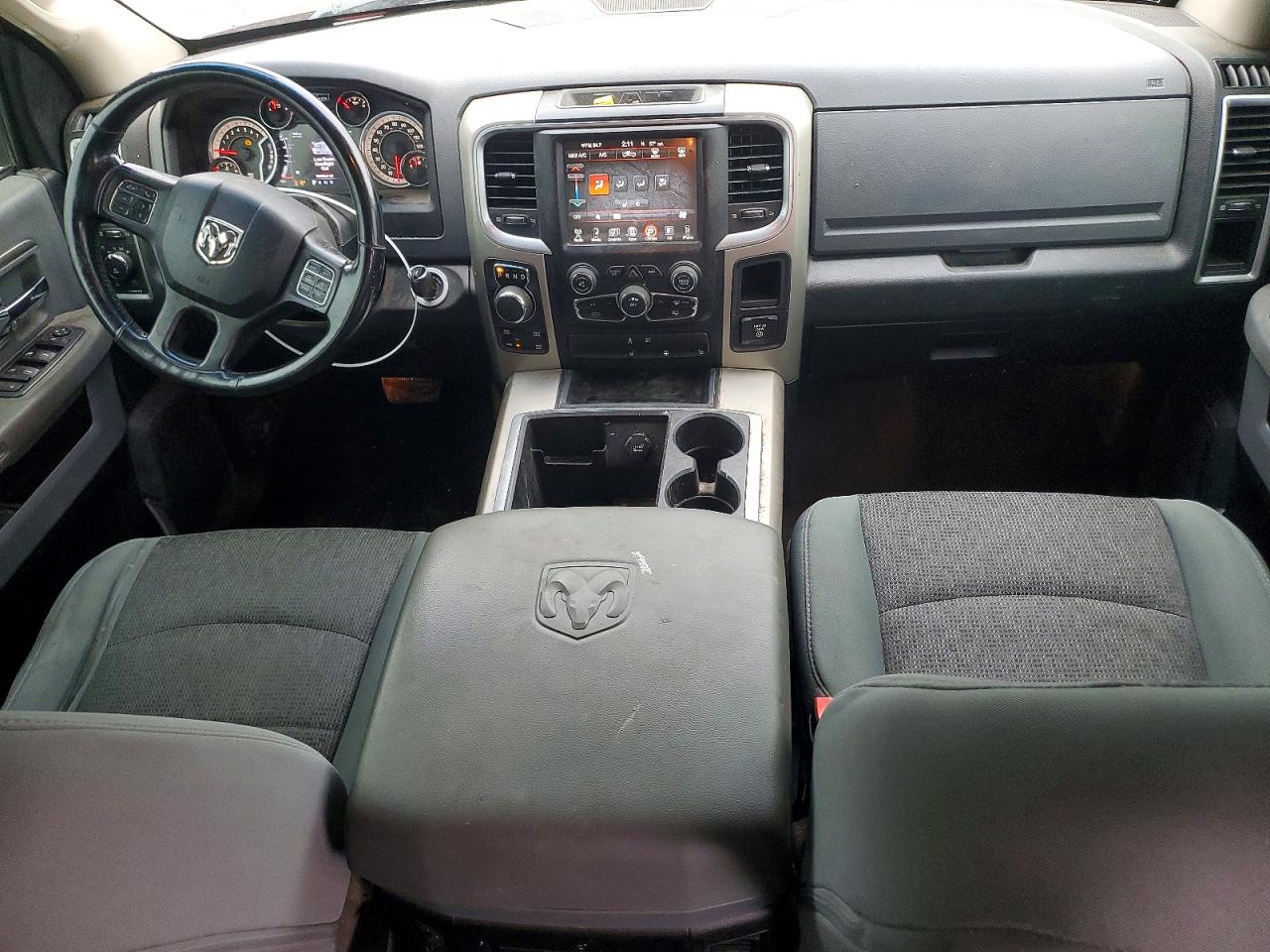 2014 RAM 1500 SLT photo 8
