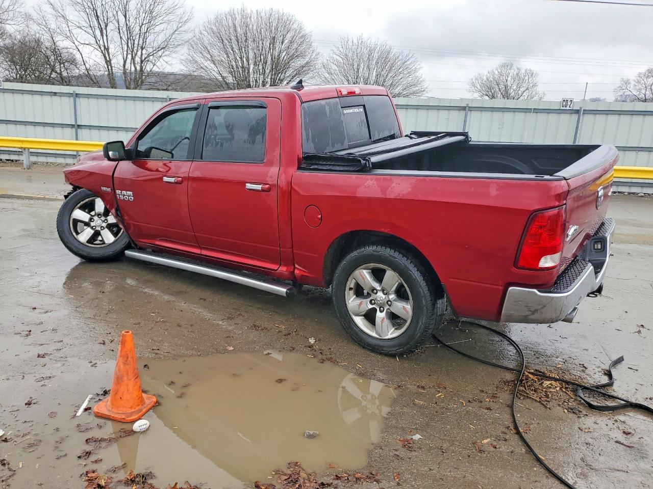 2014 RAM 1500 SLT photo 2