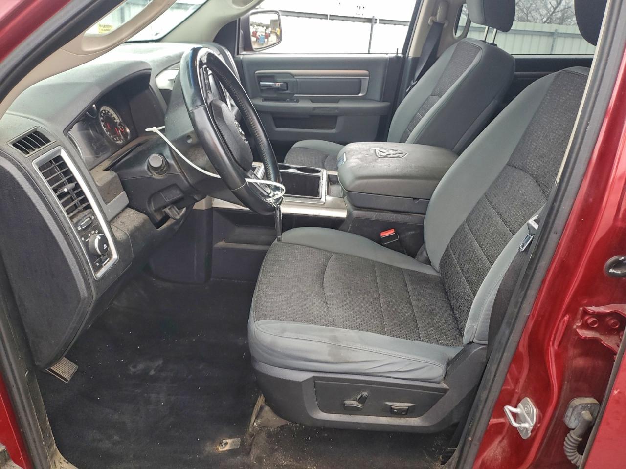 2014 RAM 1500 SLT photo 7