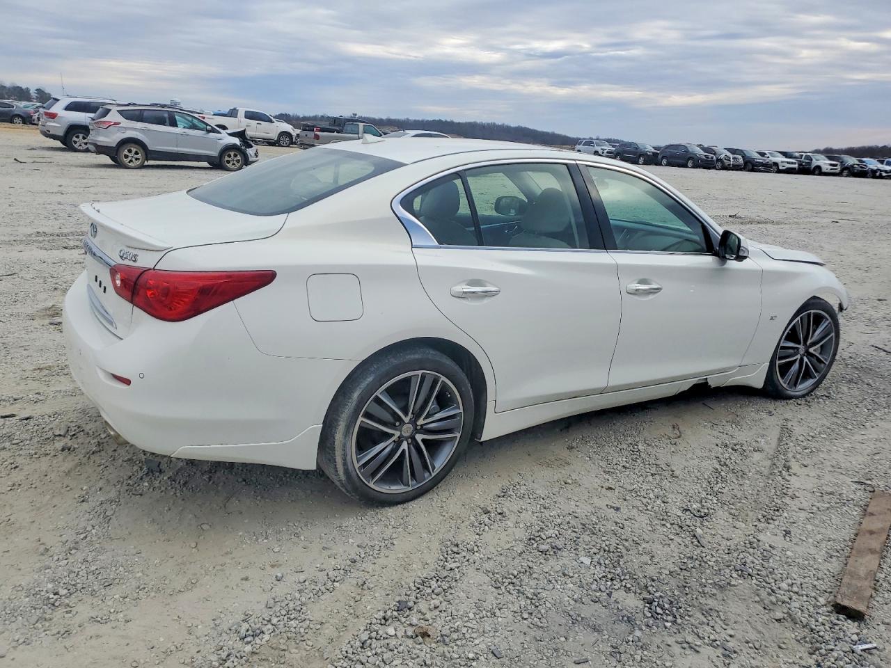 2015 INFINITI Q50 BASE photo 3