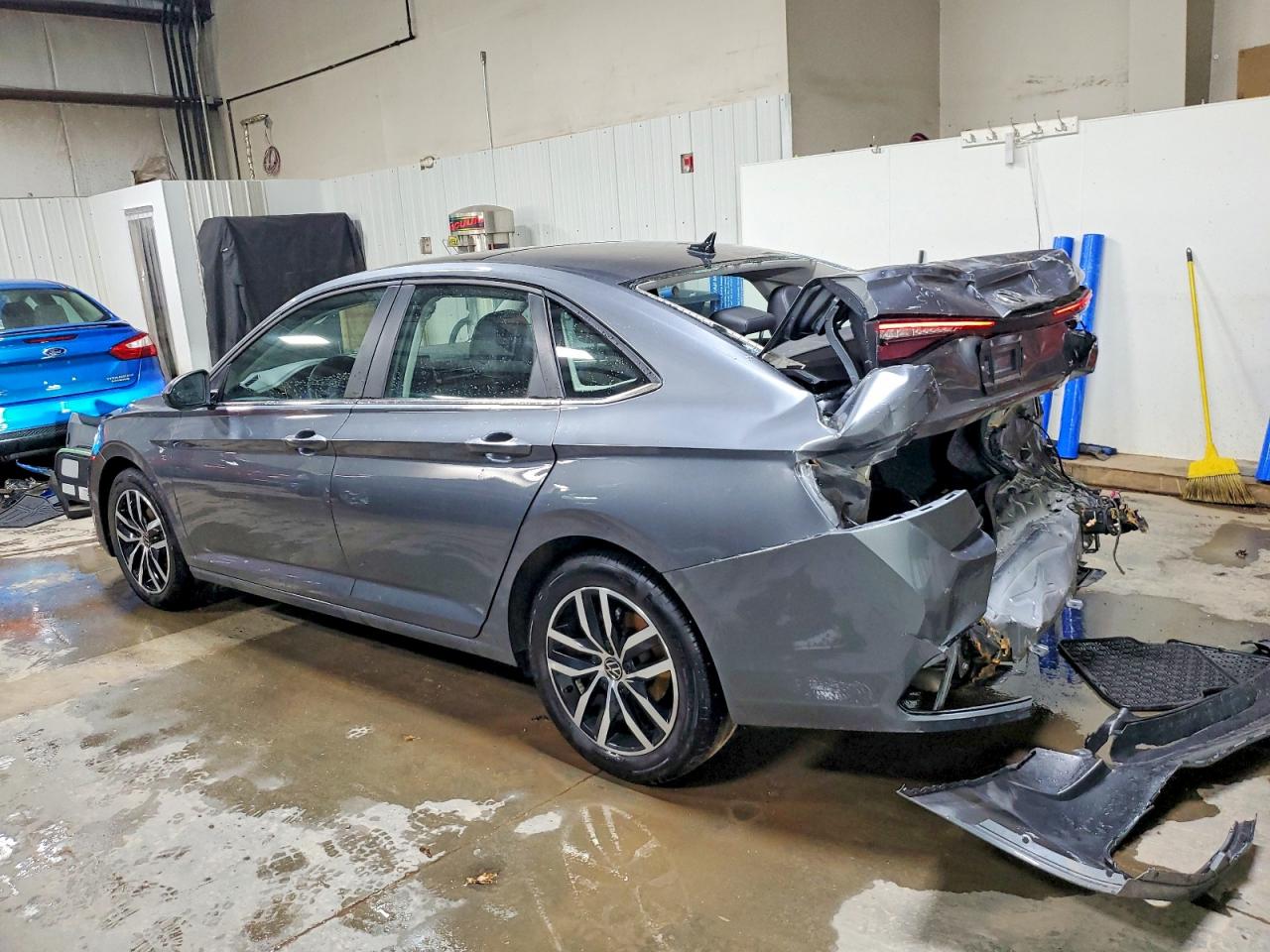 2025 VOLKSWAGEN JETTA SE photo 3