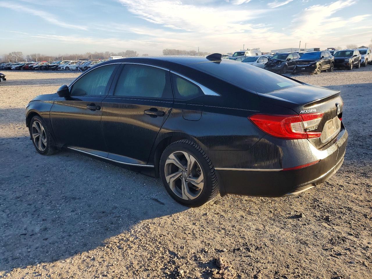 2018 HONDA ACCORD EX photo 2