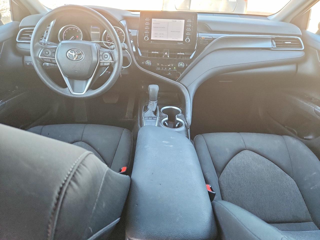 2023 TOYOTA CAMRY LE photo 15
