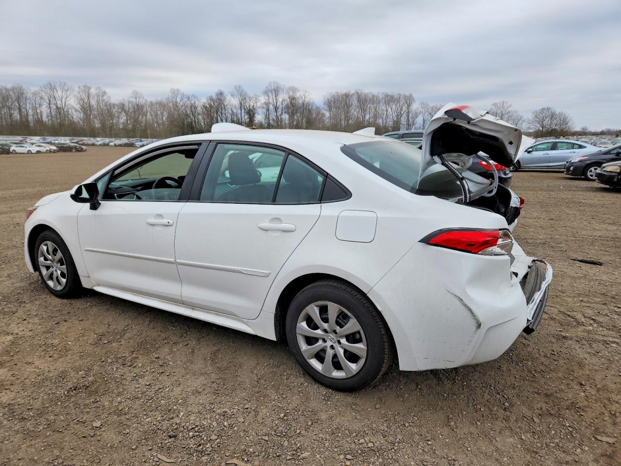 2024 TOYOTA COROLLA LE photo 2