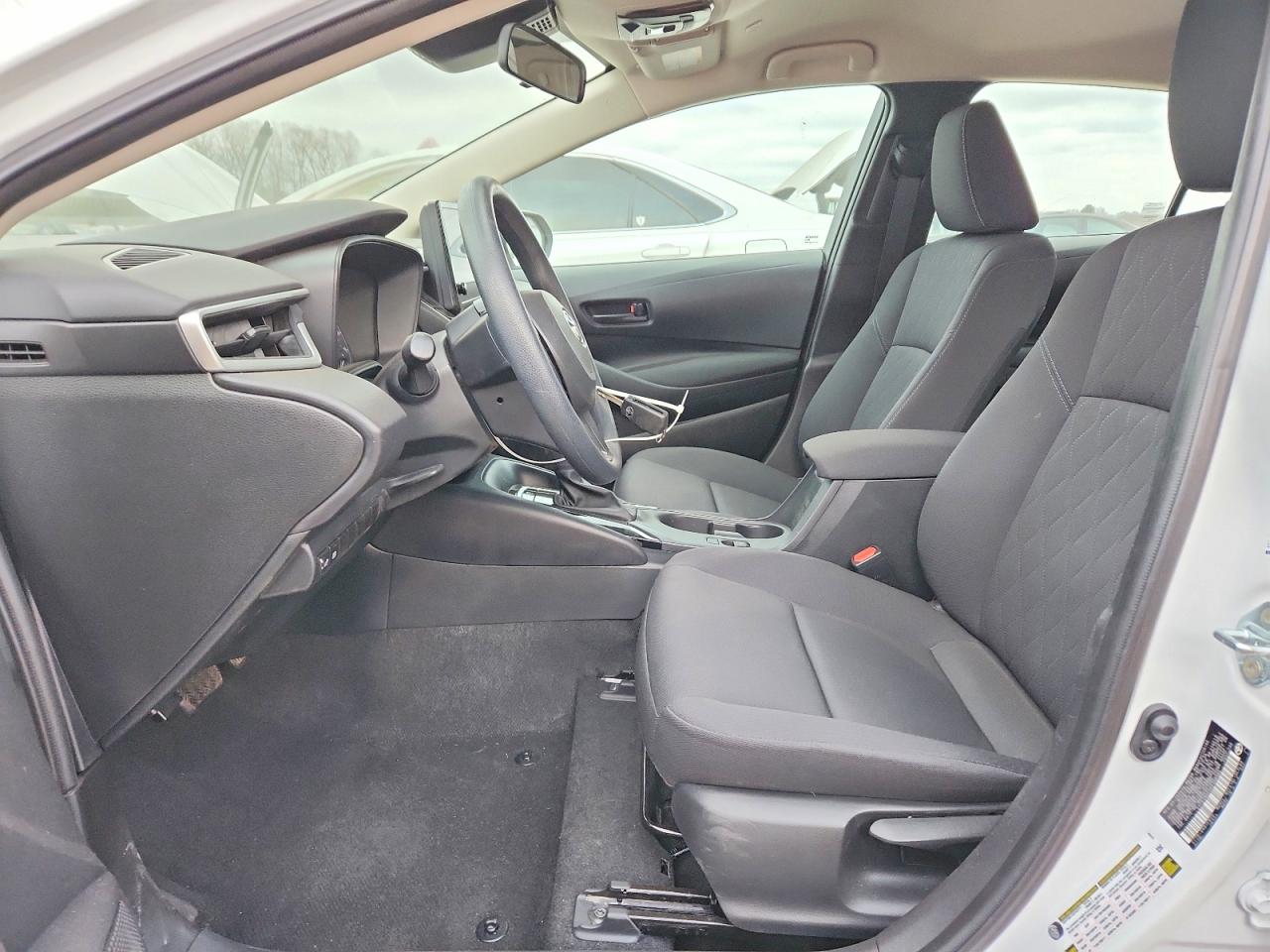 2024 TOYOTA COROLLA LE photo 7