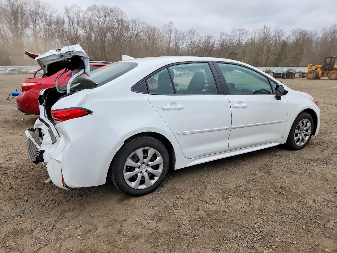 2024 TOYOTA COROLLA LE photo 3