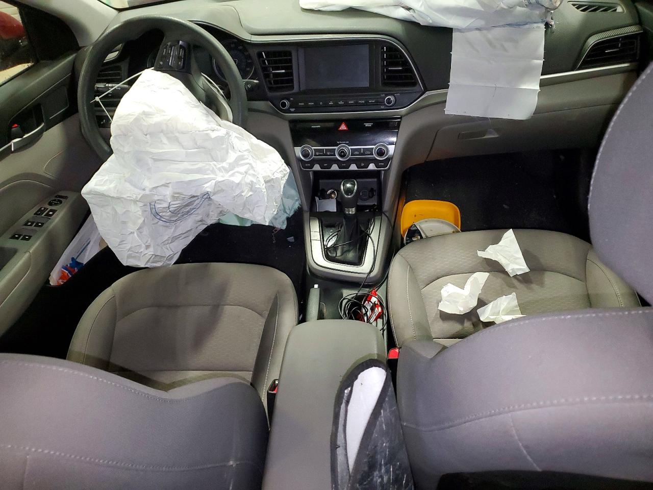 2020 HYUNDAI ELANTRA SEL photo 8