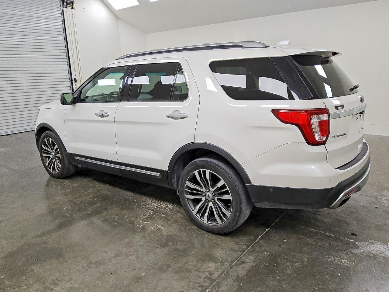 2017 FORD EXPLORER PLATINUM photo 2