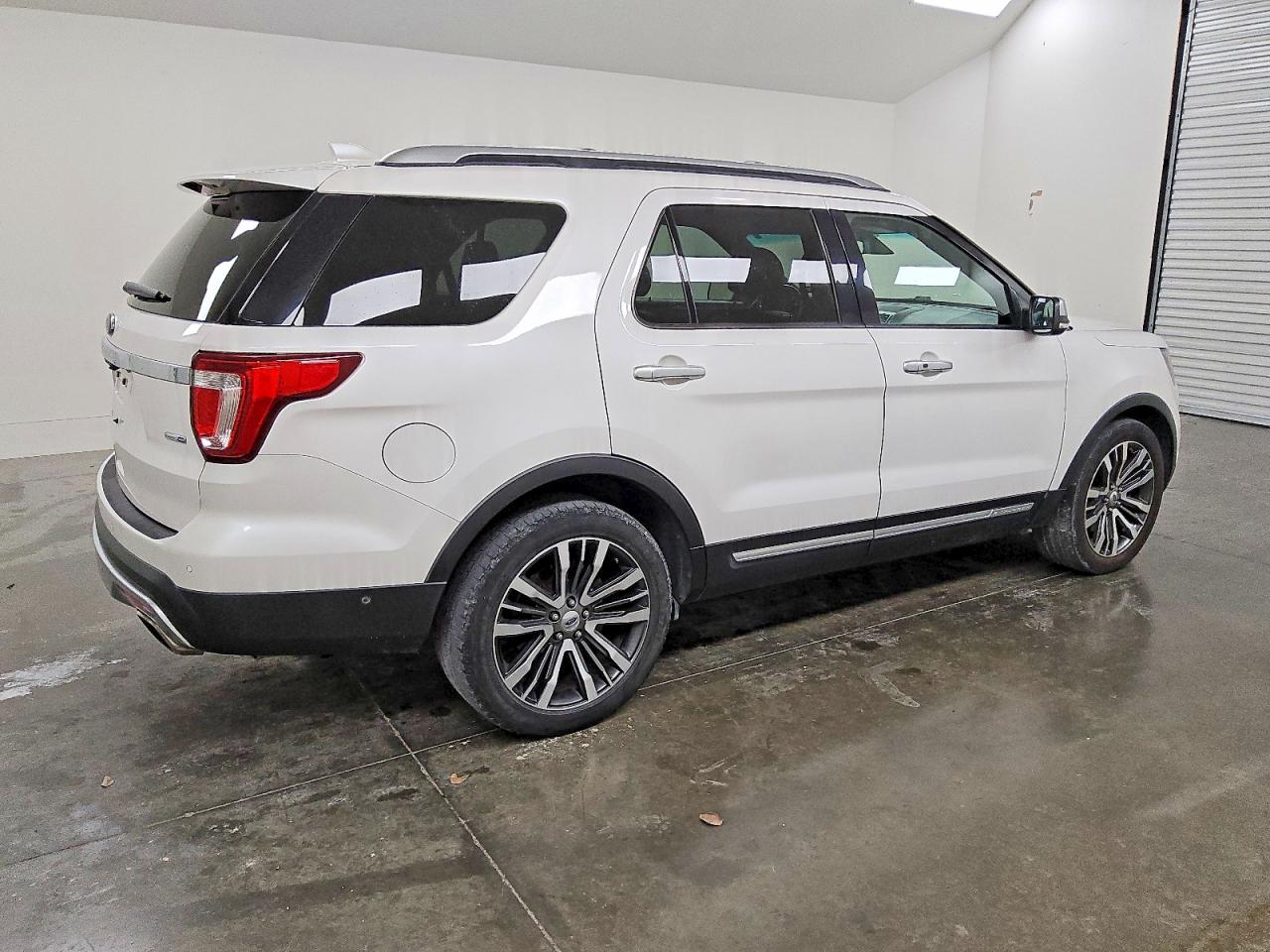 2017 FORD EXPLORER PLATINUM photo 3