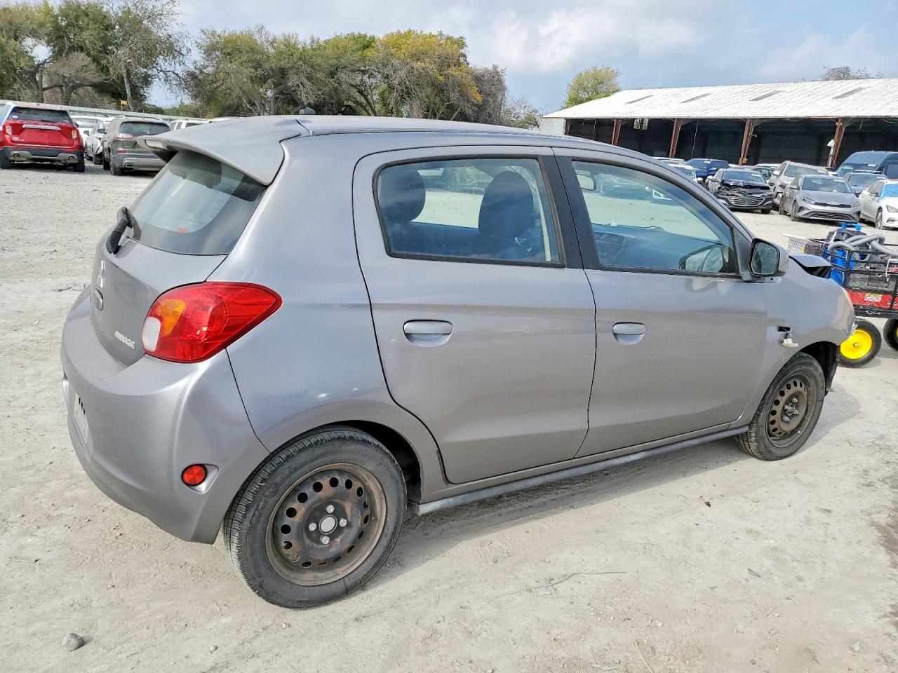 2015 MITSUBISHI MIRAGE DE photo 3