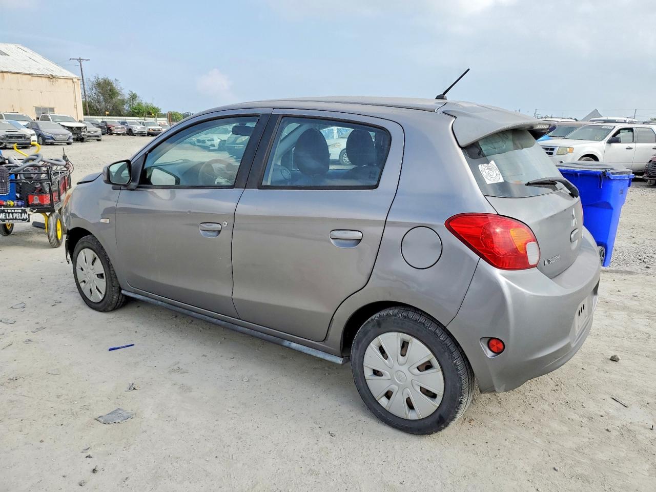 2015 MITSUBISHI MIRAGE DE photo 2