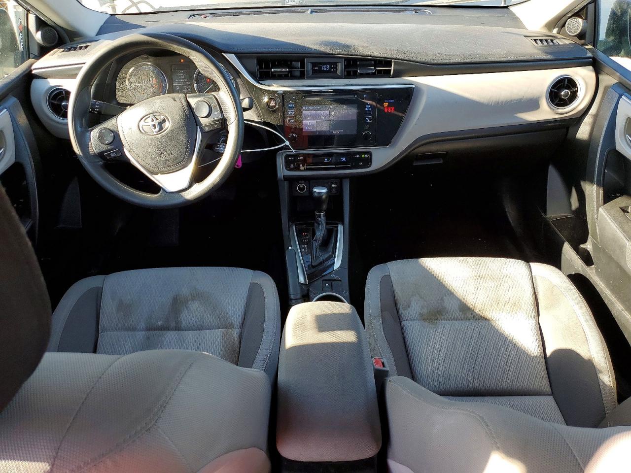 2018 TOYOTA COROLLA L photo 8