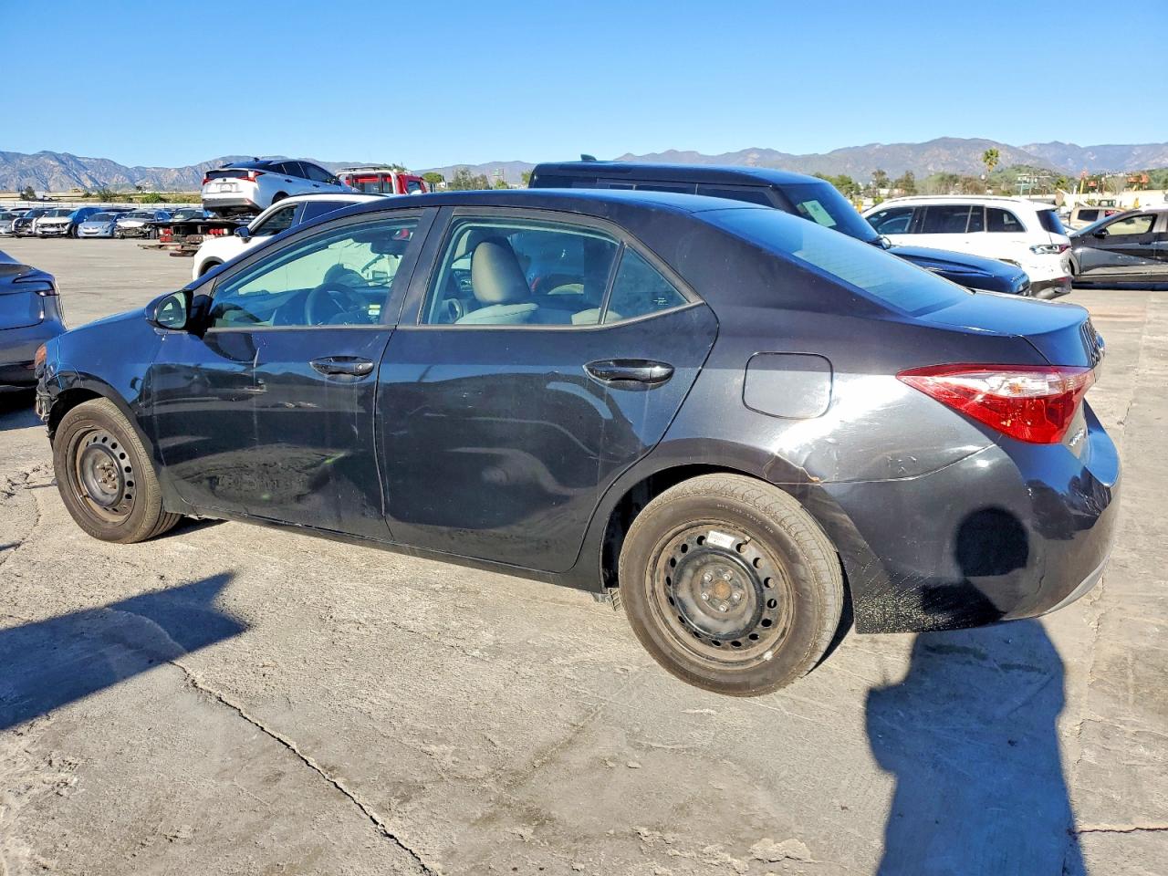 2018 TOYOTA COROLLA L photo 2