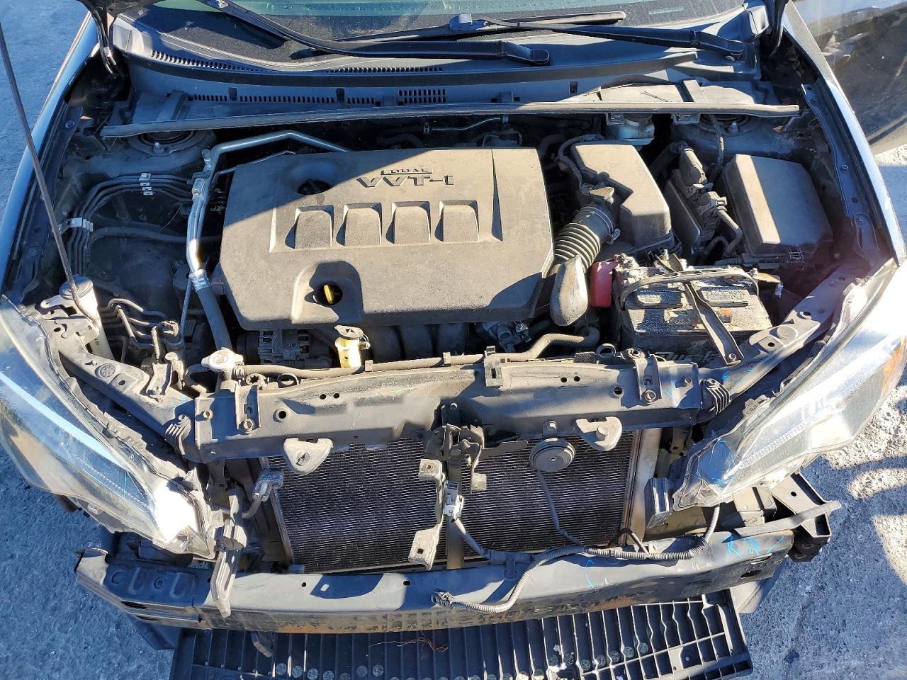 2018 TOYOTA COROLLA L photo 11
