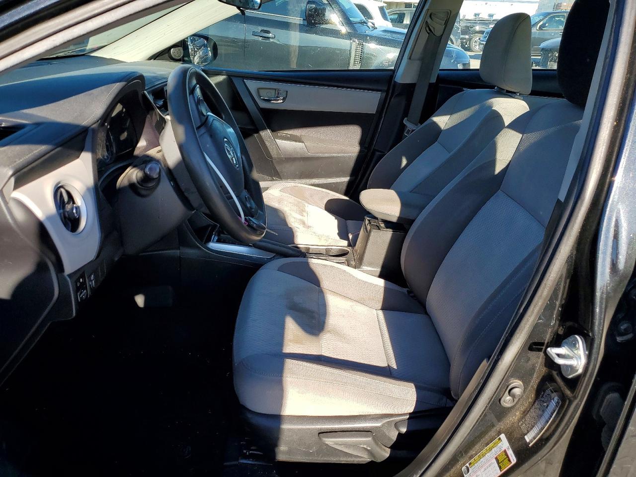2018 TOYOTA COROLLA L photo 7
