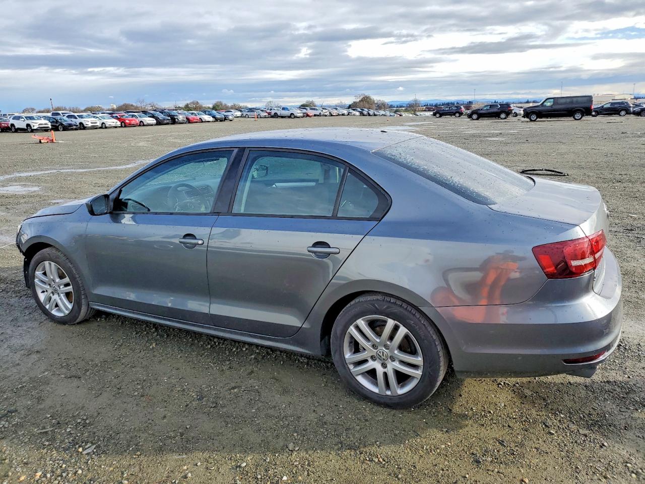 2017 VOLKSWAGEN JETTA S photo 2