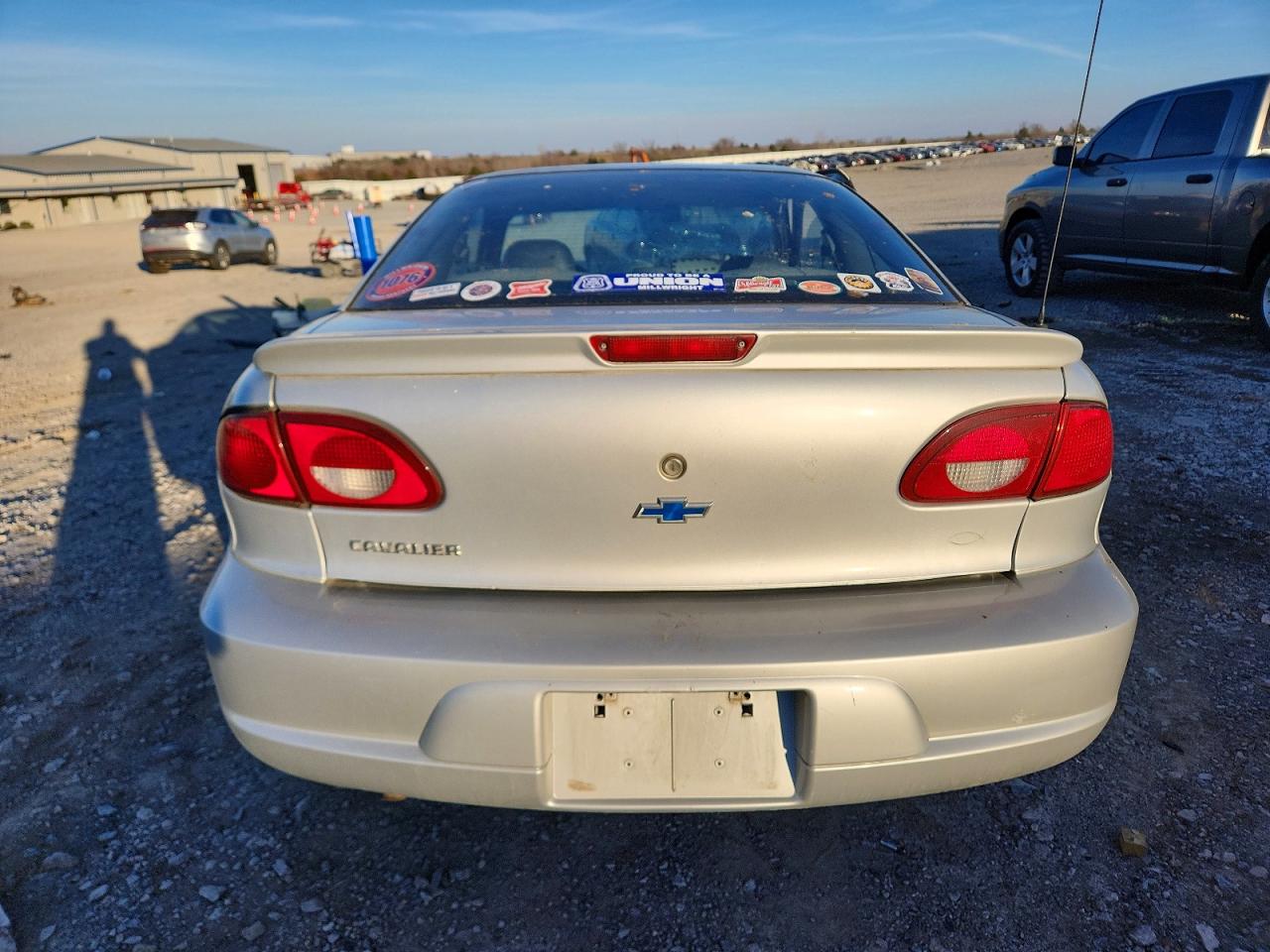 2001 CHEVROLET CAVALIER photo 6