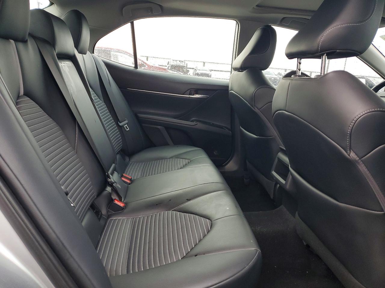 2020 TOYOTA CAMRY SE photo 10