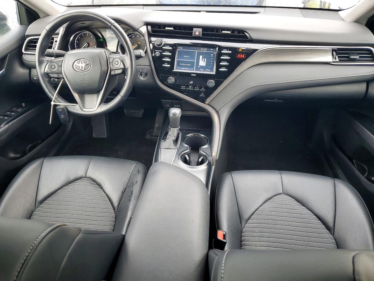 2020 TOYOTA CAMRY SE photo 8