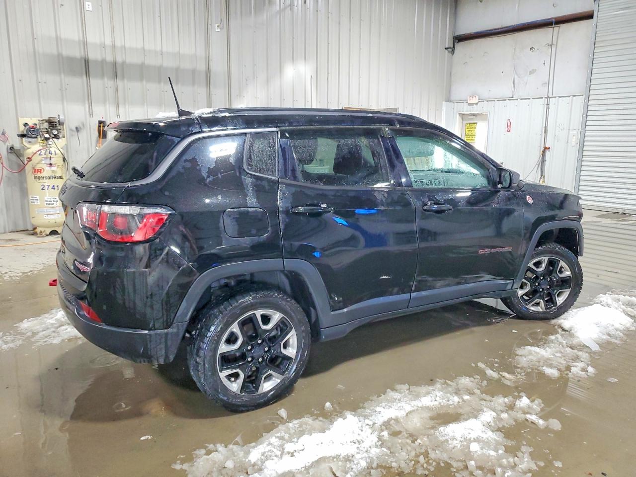 2017 JEEP COMPASS TRAILHAWK photo 3
