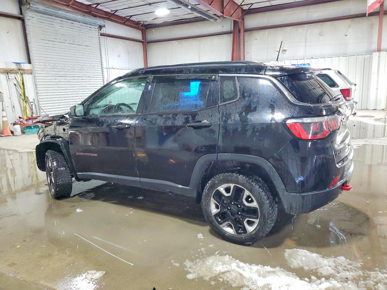 2017 JEEP COMPASS TRAILHAWK photo 2
