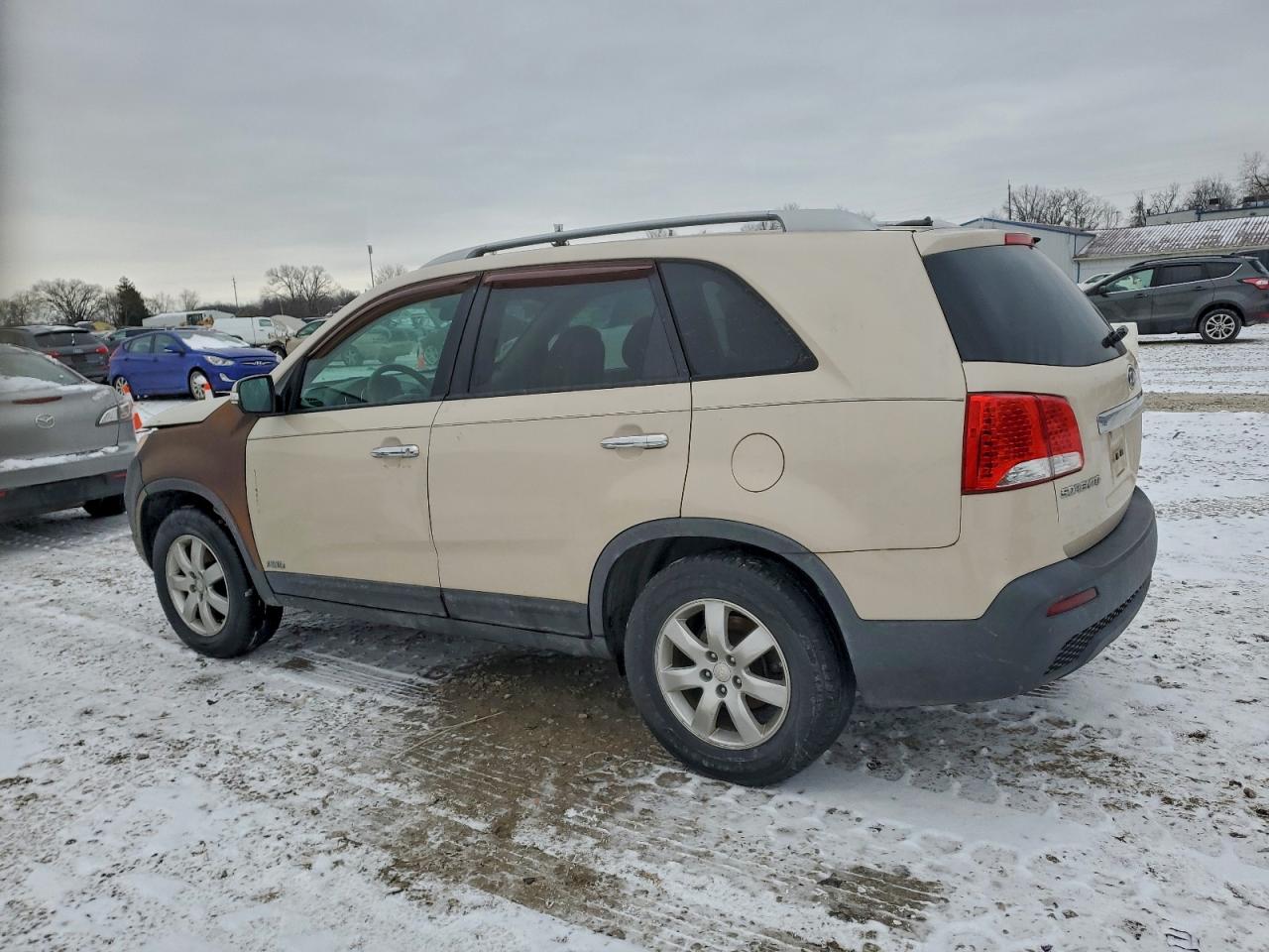 2011 KIA SORENTO BASE photo 2