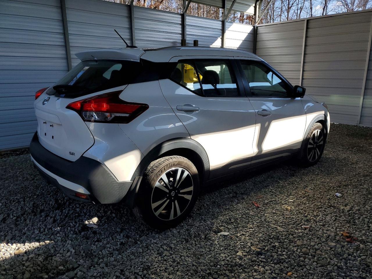 2018 NISSAN KICKS S photo 3