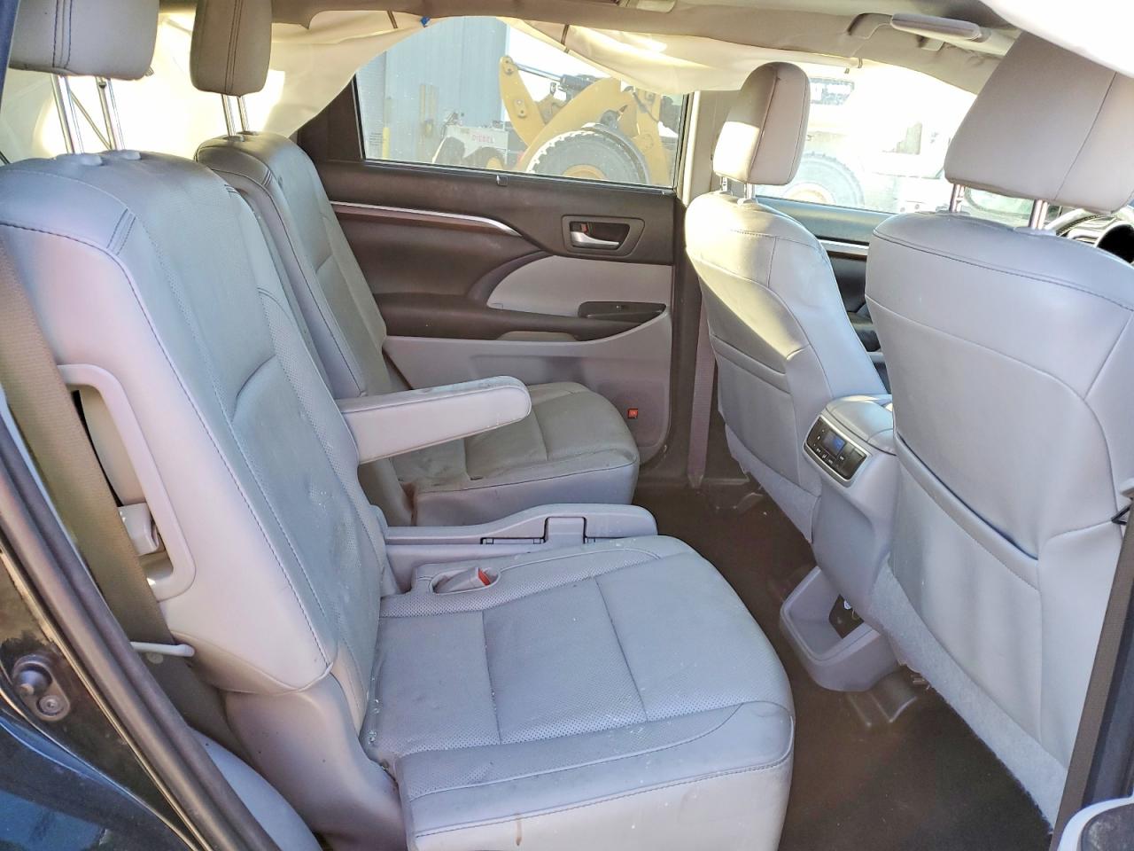 2016 TOYOTA HIGHLANDER LIMITED photo 10