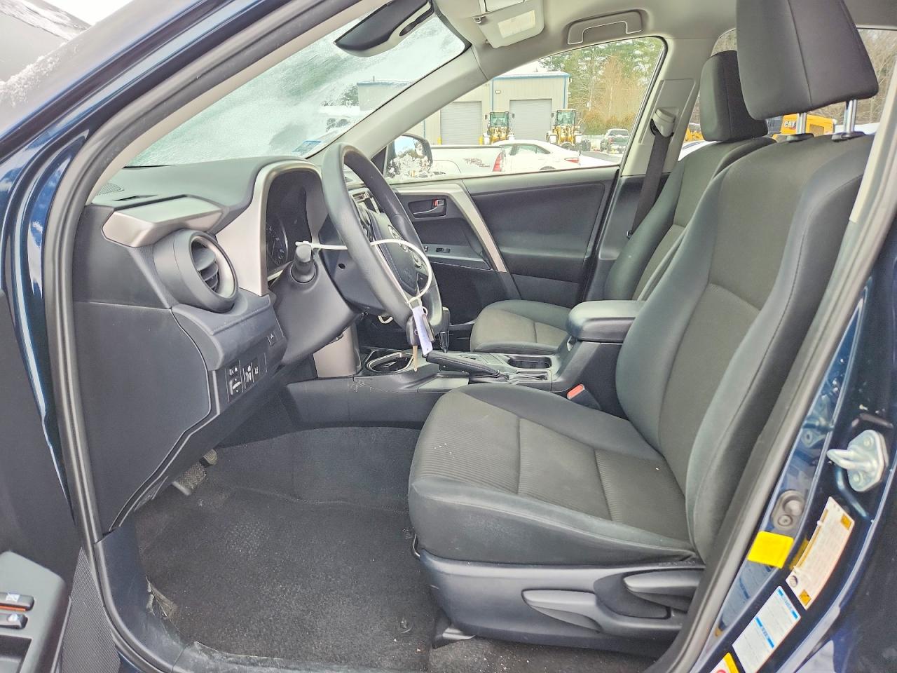 2018 TOYOTA RAV4 LE photo 7