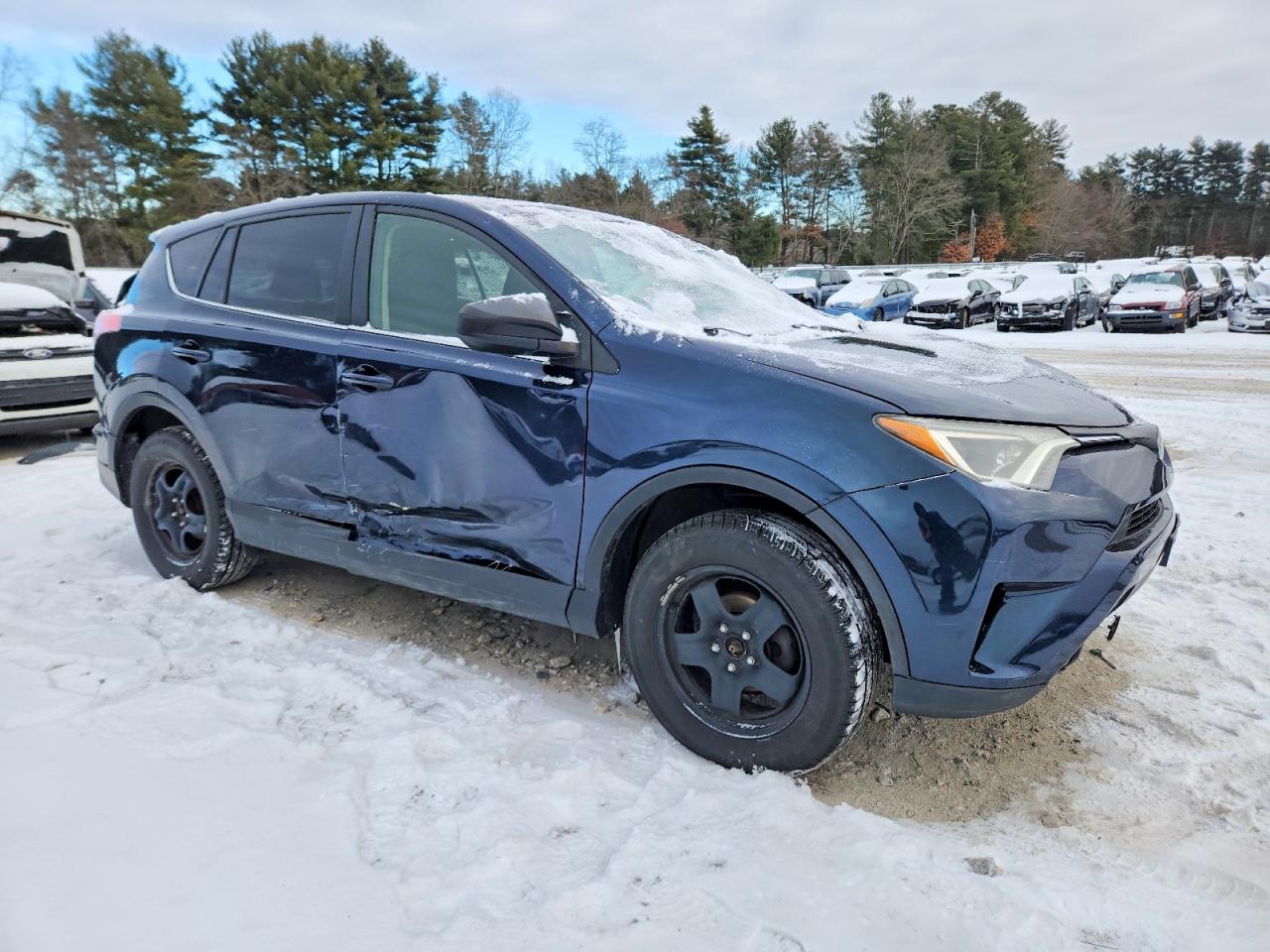 2018 TOYOTA RAV4 LE photo 4