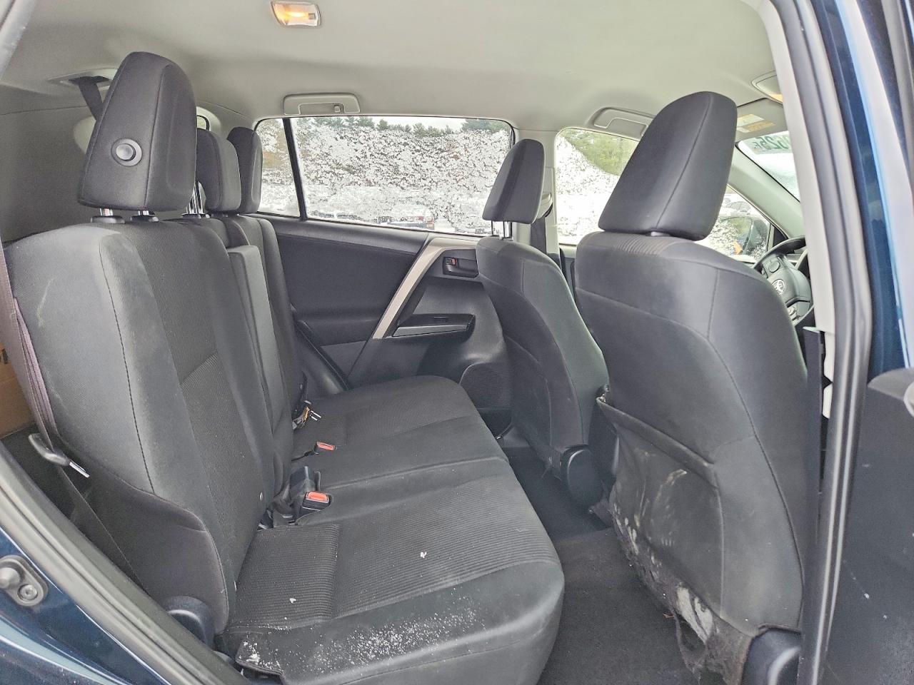 2018 TOYOTA RAV4 LE photo 11