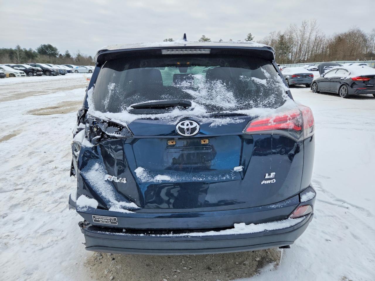 2018 TOYOTA RAV4 LE photo 6