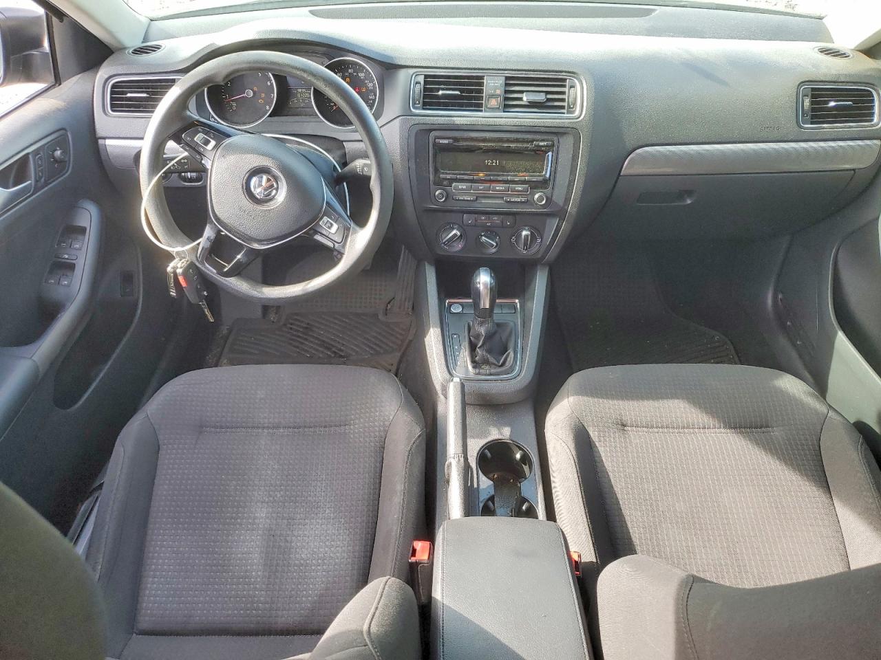2015 VOLKSWAGEN JETTA SE photo 8