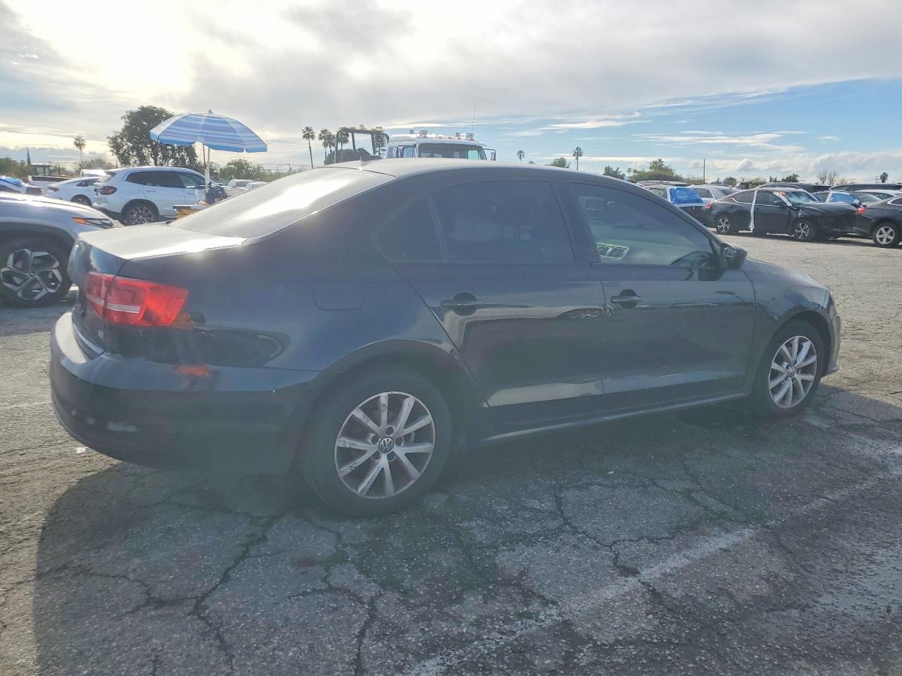 2015 VOLKSWAGEN JETTA SE photo 3