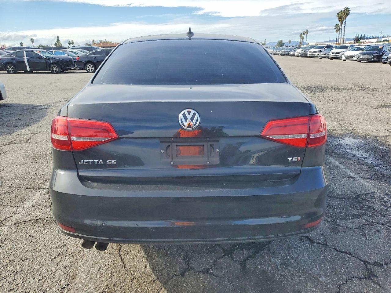 2015 VOLKSWAGEN JETTA SE photo 6