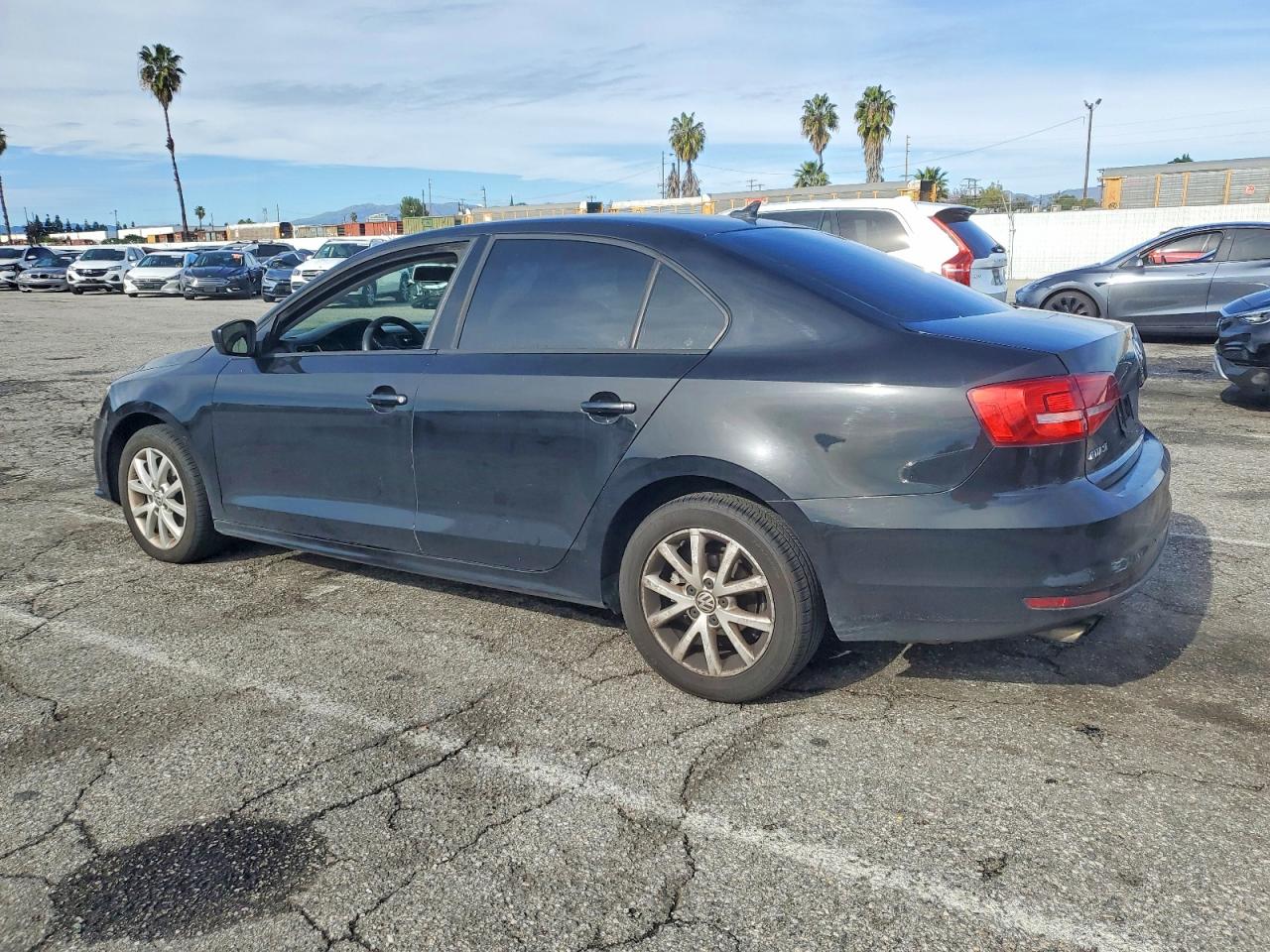 2015 VOLKSWAGEN JETTA SE photo 2