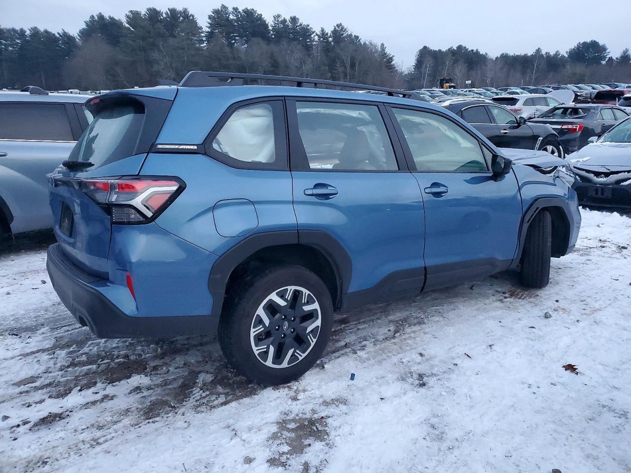 2025 SUBARU FORESTER photo 3