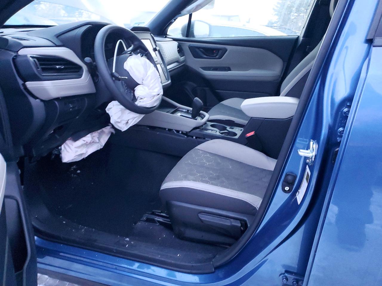 2025 SUBARU FORESTER photo 7