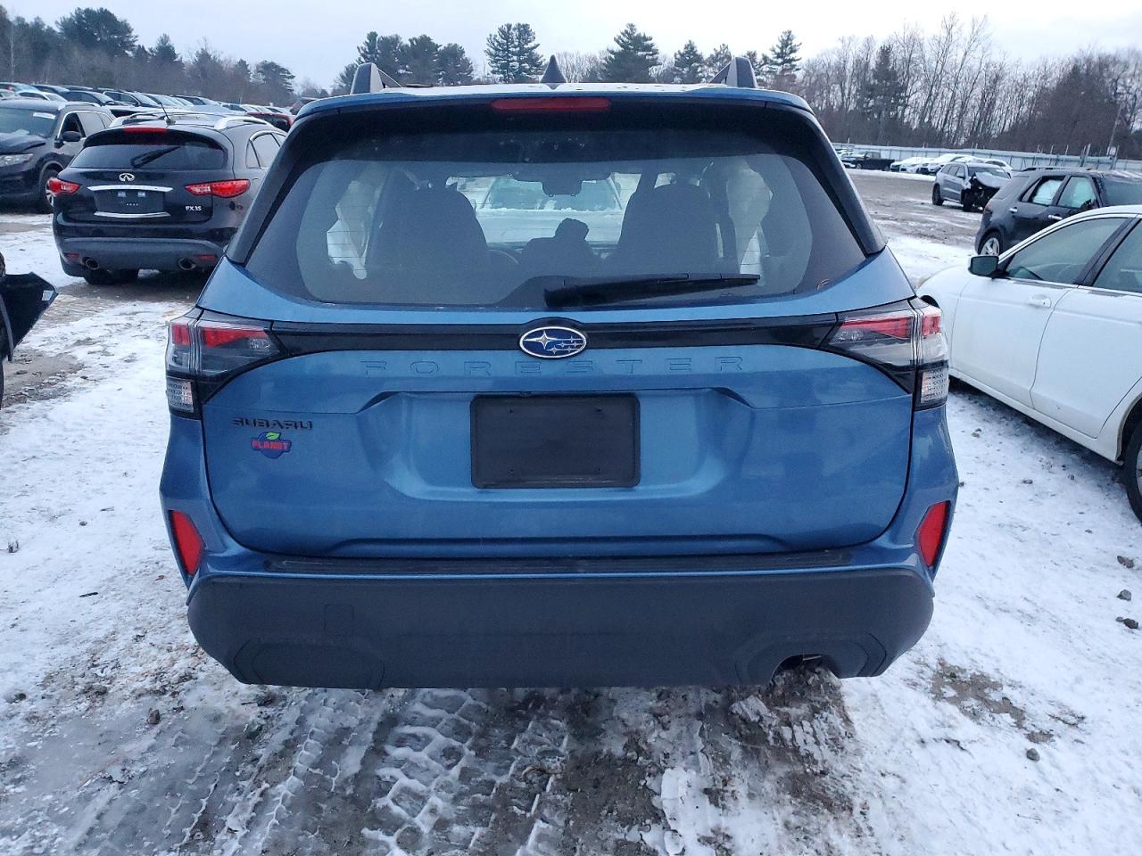 2025 SUBARU FORESTER photo 6