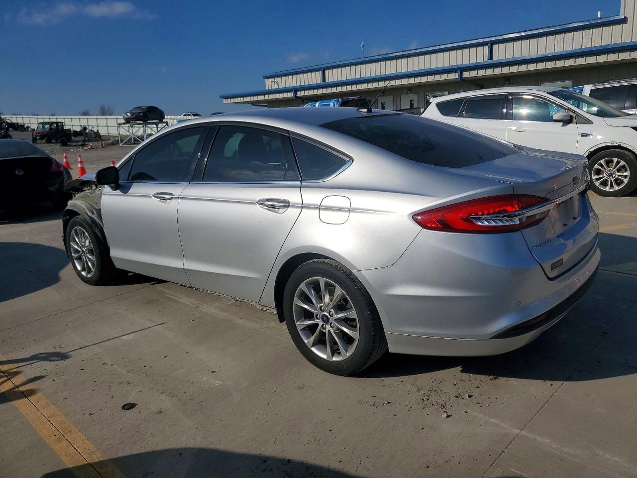 2017 FORD FUSION SE photo 2