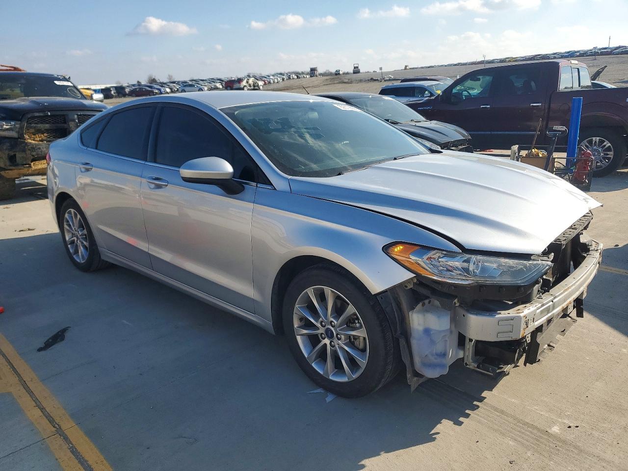 2017 FORD FUSION SE photo 4
