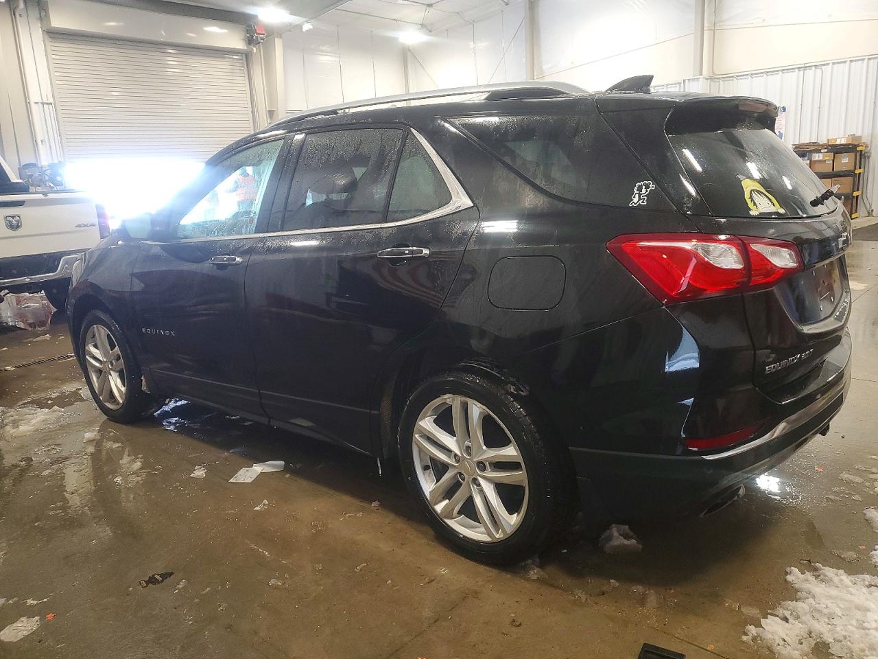 2018 CHEVROLET EQUINOX PREMIER photo 2