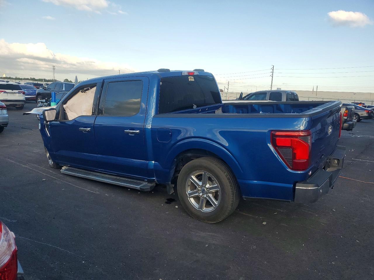 2024 FORD F150 XLT photo 3