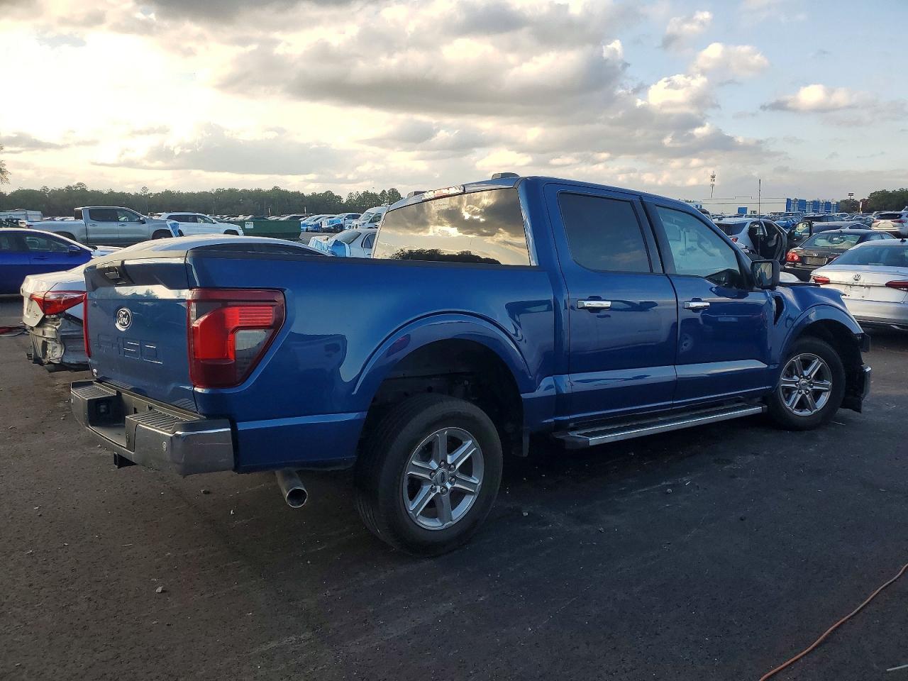 2024 FORD F150 XLT photo 5