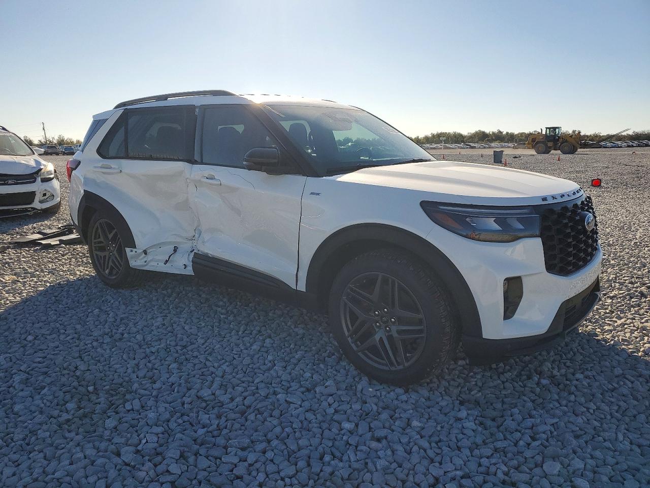 2025 FORD EXPLORER ST-LINE photo 4