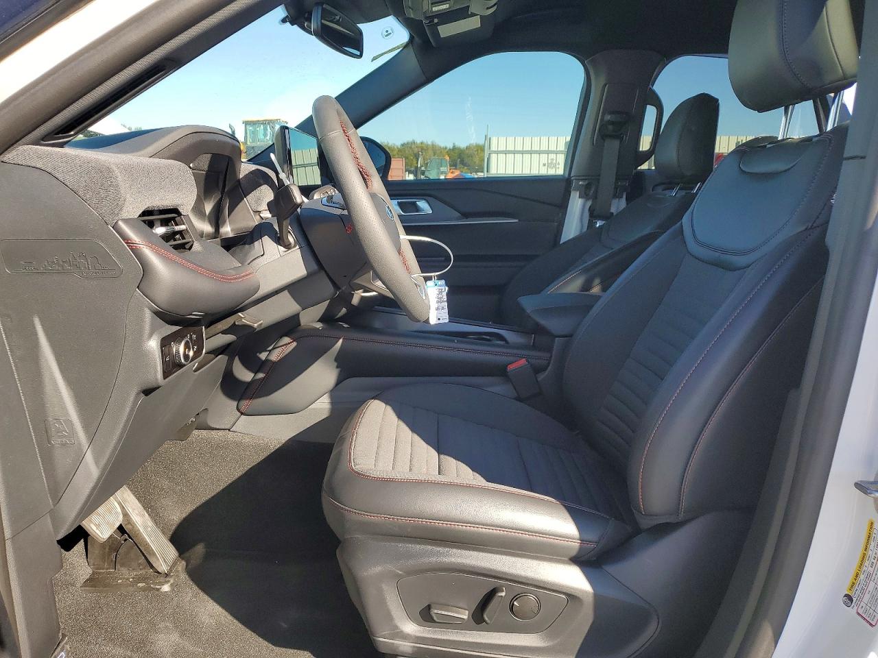 2025 FORD EXPLORER ST-LINE photo 7