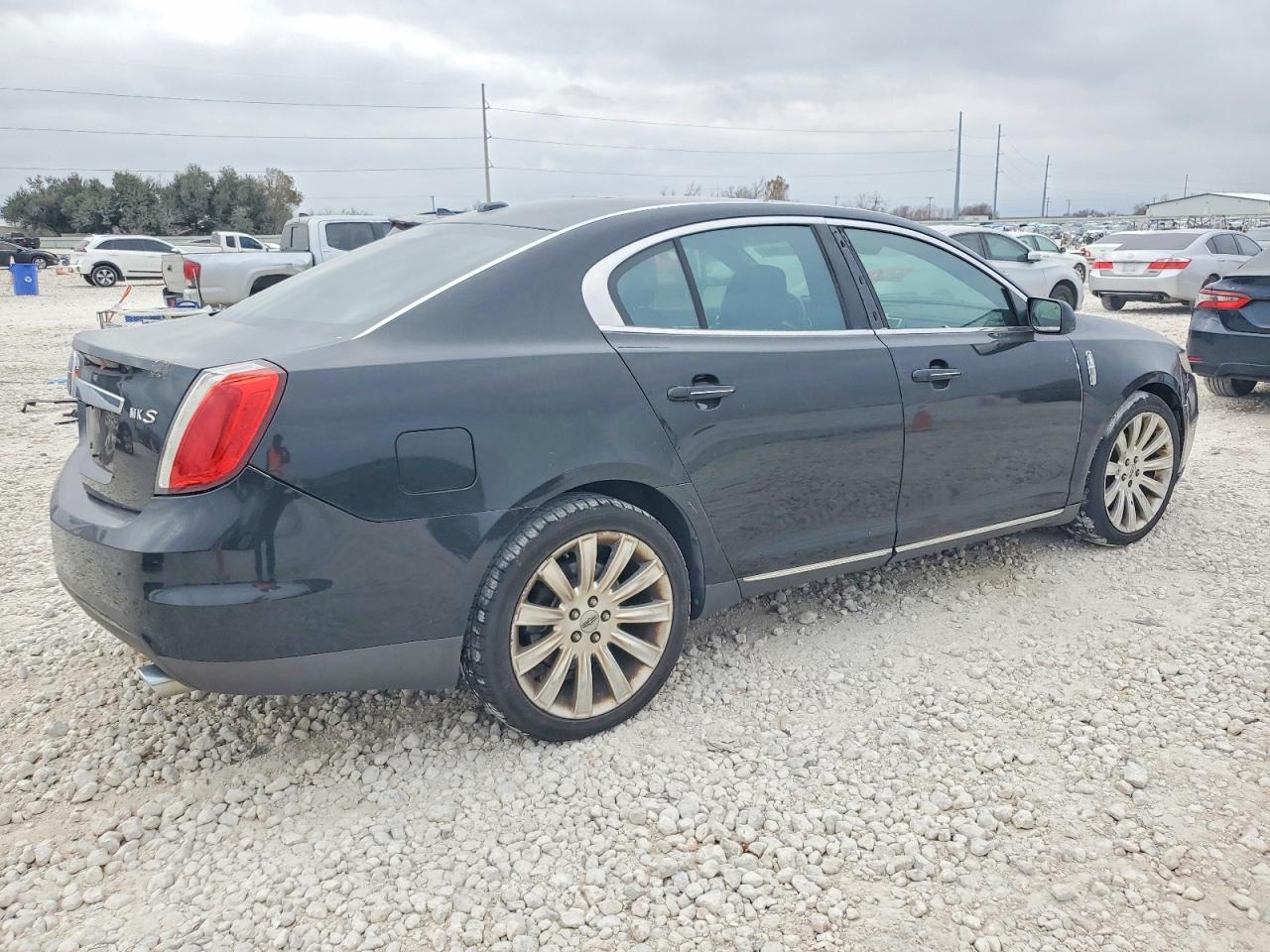2009 LINCOLN MKS photo 3